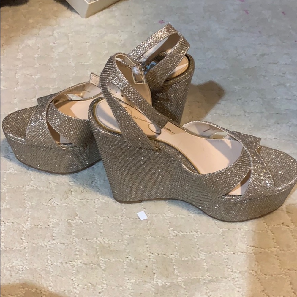 Gold wedge
